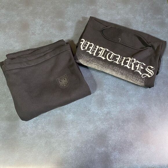 Yeezy Vultures Men’s Black Long Sleeve Tee and Sweatpants Set Size 2XL NWT - Picture 1 of 13